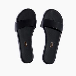 TKEES Alex Slides in Black Stone Size 6 NWT